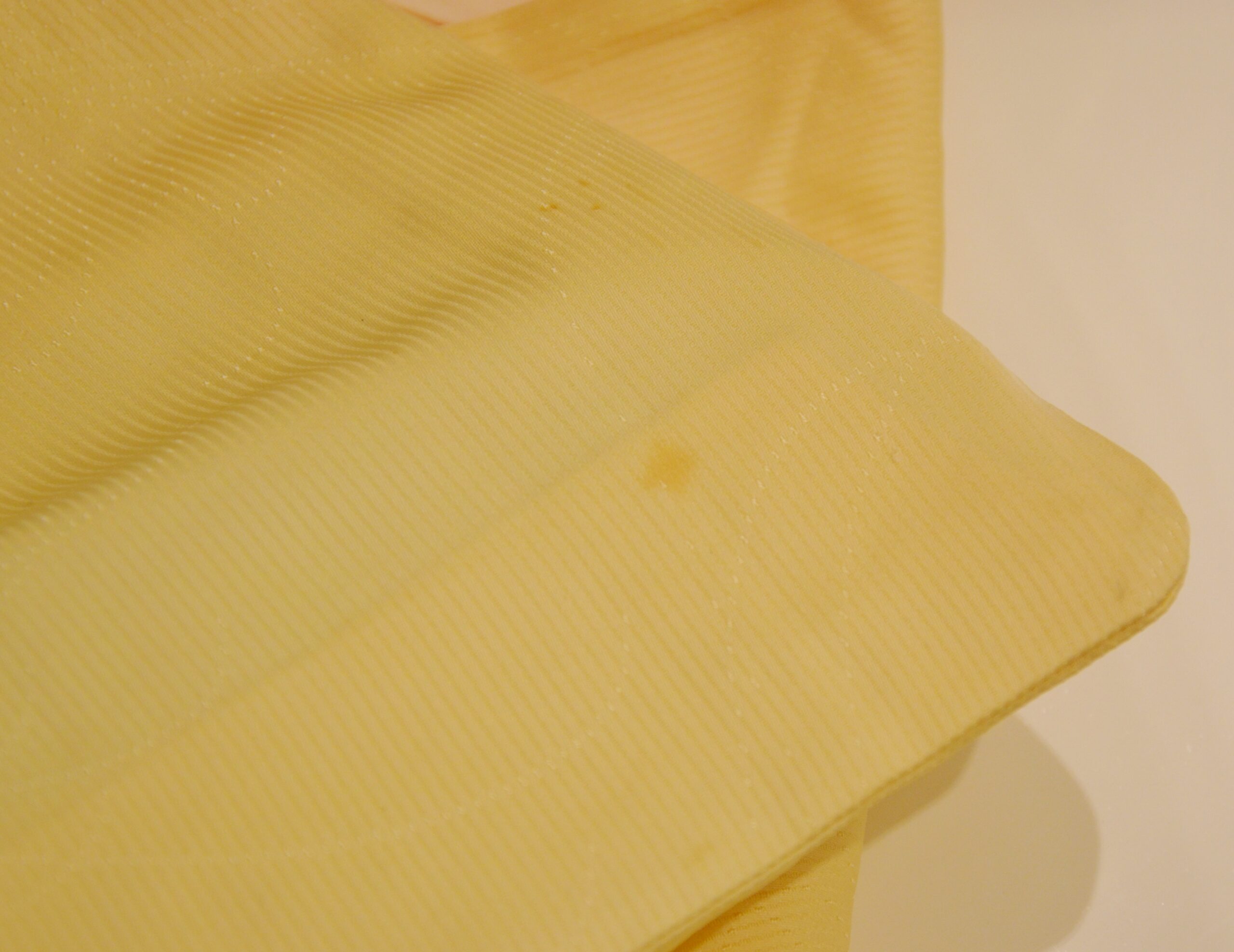 カビによる黄変改善事例 Before